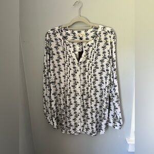 JANE AND DELANCEY, WHITE   ‎ BLOUSE WITH BLUE FLORAL PRINT LONG SLEEVE BUTTON UP